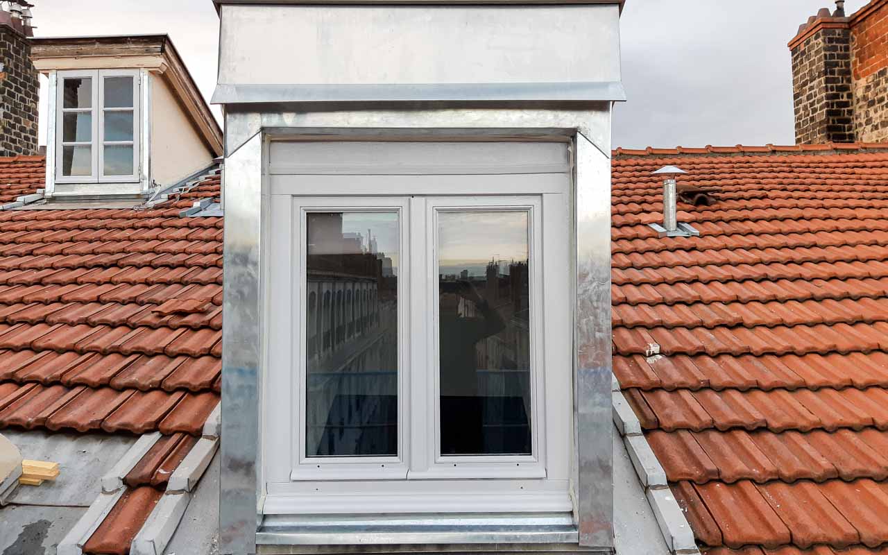Travaux d’habillage en zinc d’une lucarne de fenêtre - EURL LISMAT